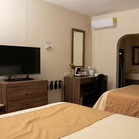 Best Western Cumbres Inn Cd. Cuauhtemoc Esterno foto
