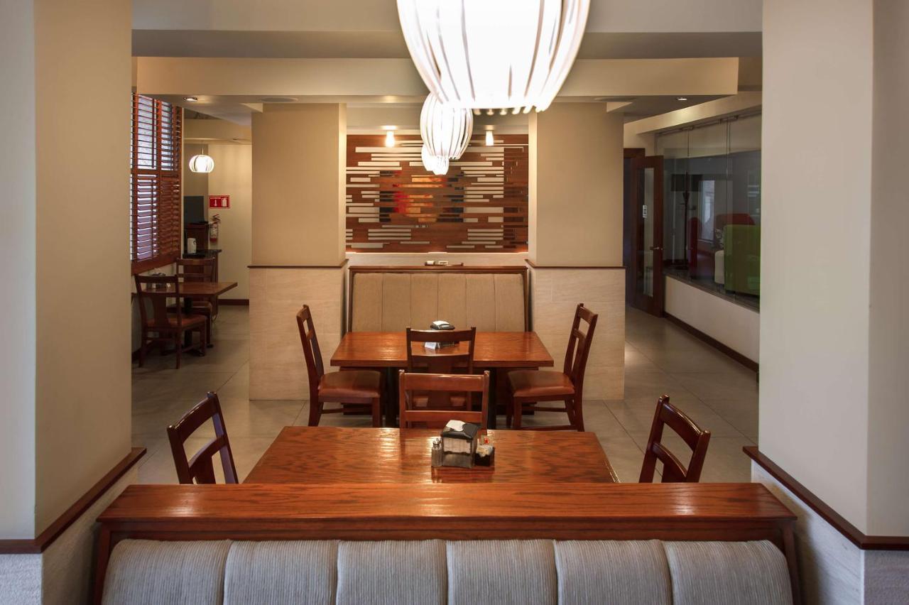 Best Western Cumbres Inn Cd. Cuauhtemoc Esterno foto