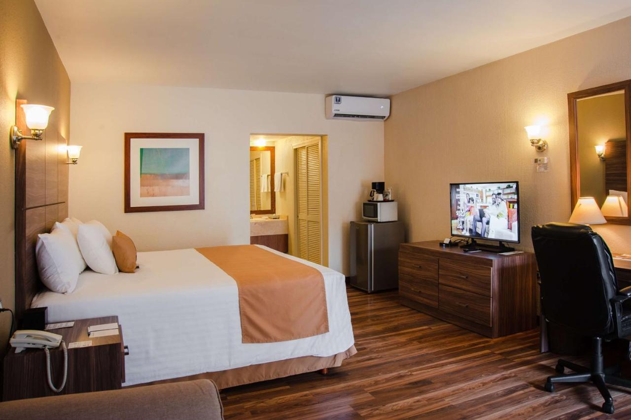 Best Western Cumbres Inn Cd. Cuauhtemoc Esterno foto