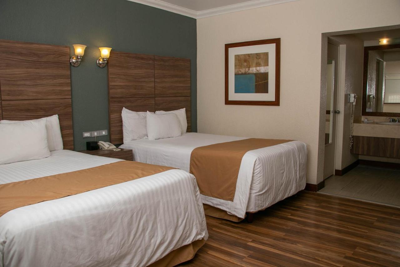 Best Western Cumbres Inn Cd. Cuauhtemoc Esterno foto