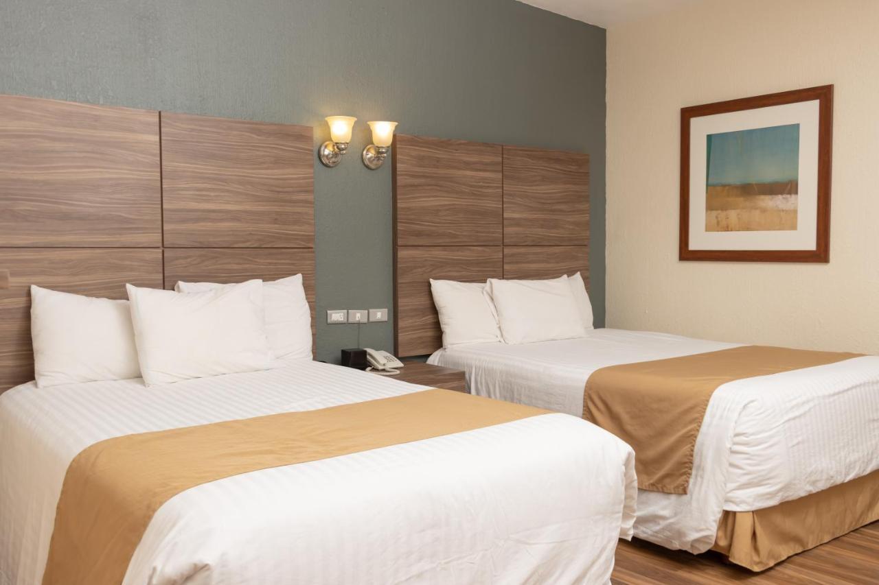 Best Western Cumbres Inn Cd. Cuauhtemoc Esterno foto