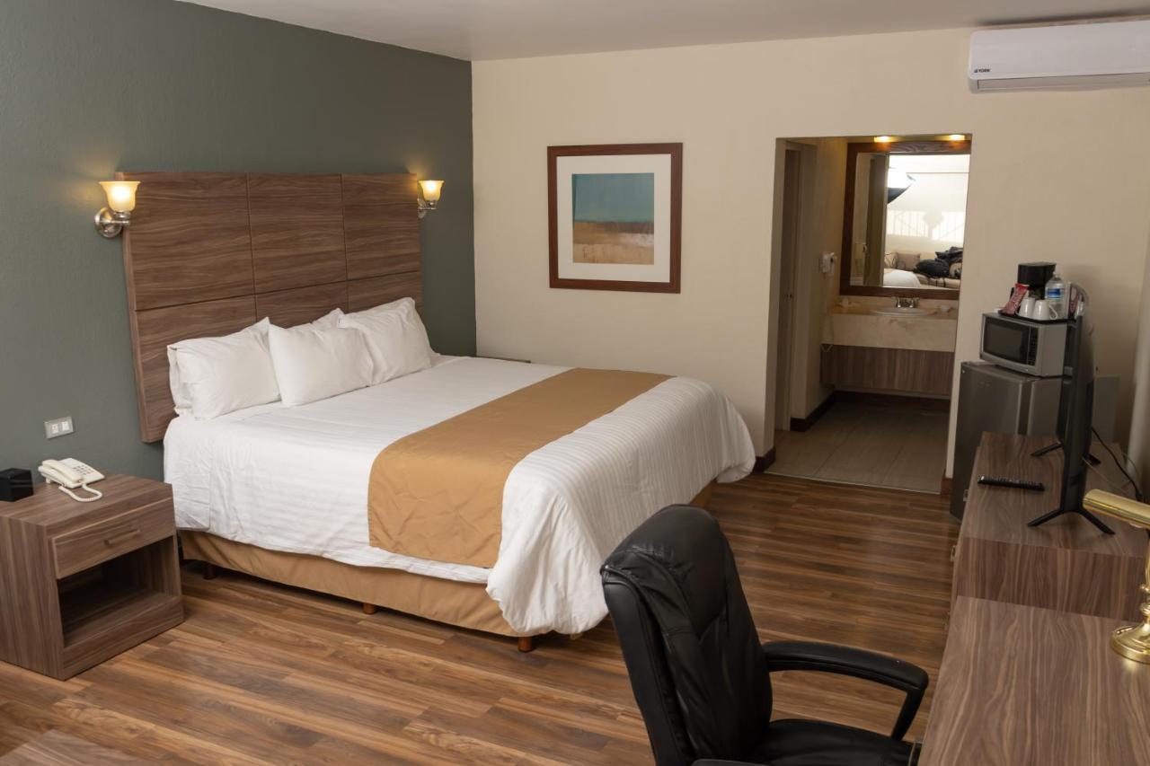 Best Western Cumbres Inn Cd. Cuauhtemoc Esterno foto