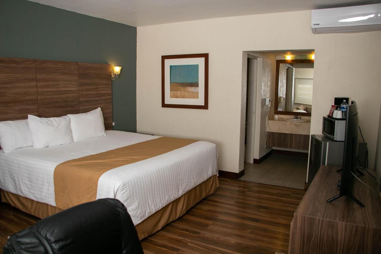 Best Western Cumbres Inn Cd. Cuauhtemoc Esterno foto