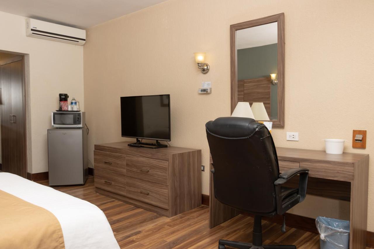 Best Western Cumbres Inn Cd. Cuauhtemoc Esterno foto
