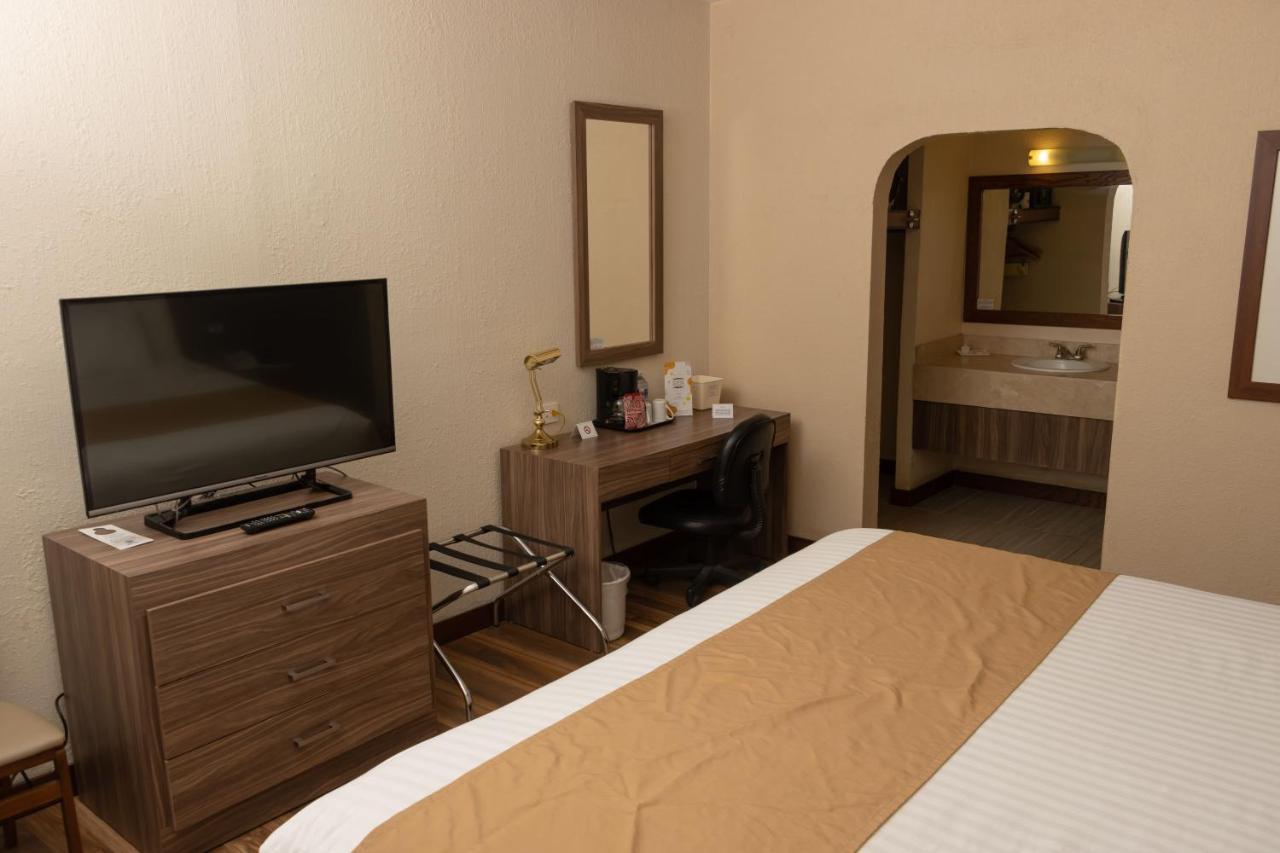 Best Western Cumbres Inn Cd. Cuauhtemoc Esterno foto