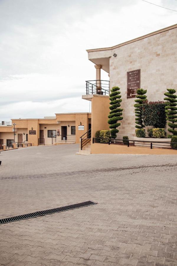 Best Western Cumbres Inn Cd. Cuauhtemoc Esterno foto
