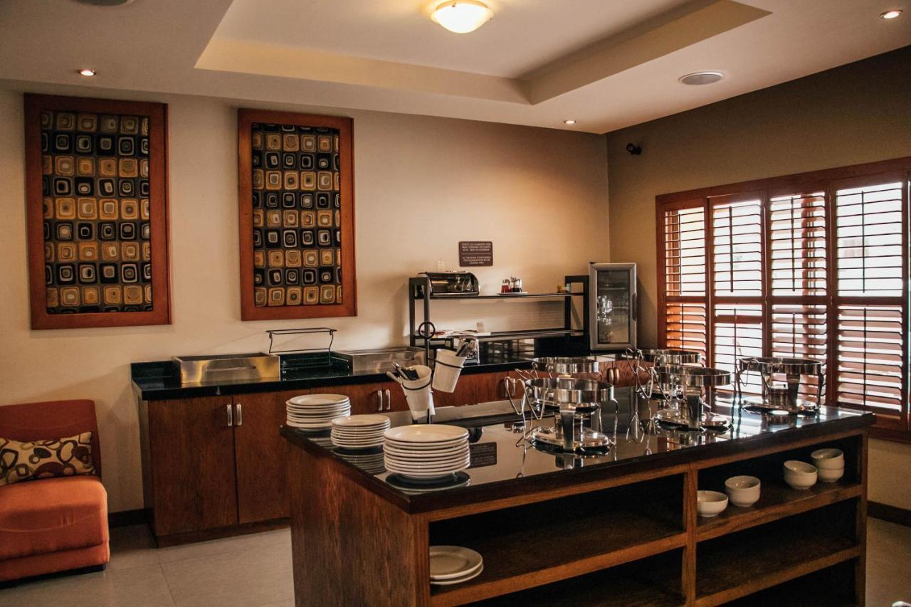 Best Western Cumbres Inn Cd. Cuauhtemoc Esterno foto